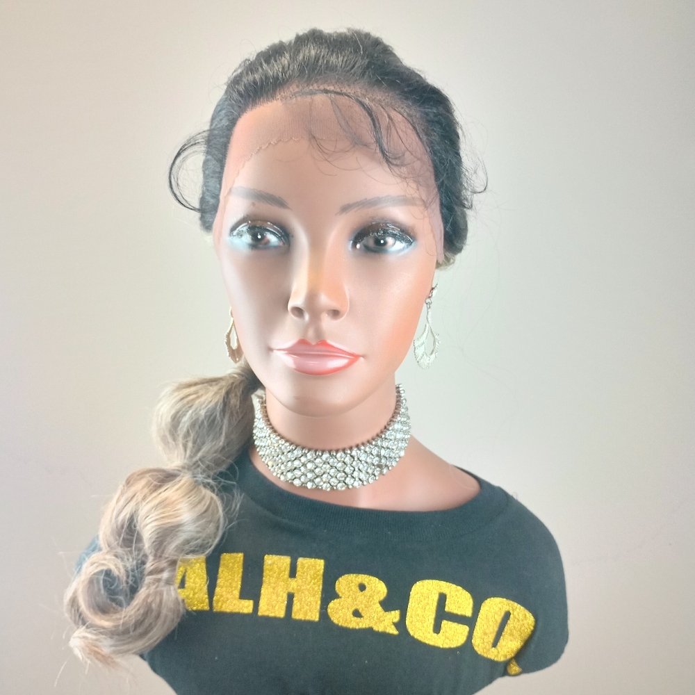 Ponytail wig with ombre shades of Gray